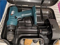 BLACK AND DECKER DRILL AND BATTERY