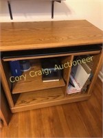 Small computer desk with contents