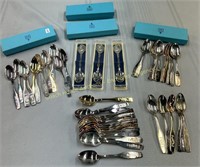 Assorted collector spoons, Cuillères de