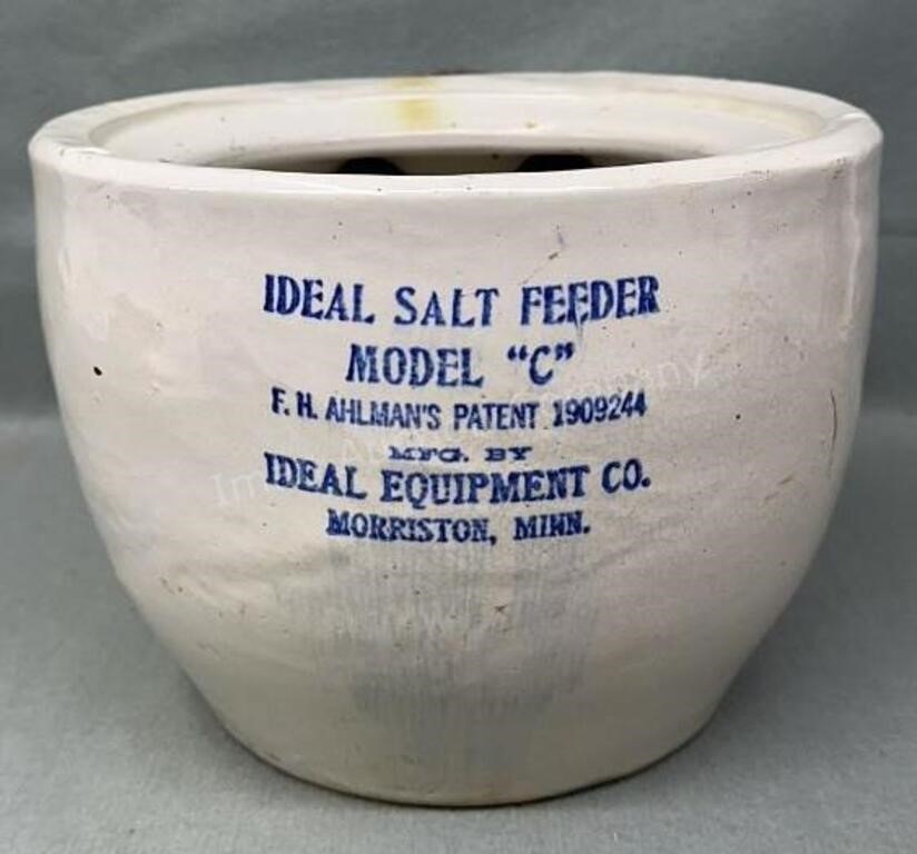 Ideal Salt Feeder Model C, Damaged on the Inner