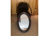 S4 Chair With Oval Mirror
