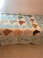 Hand sewing quilt 124 x 100