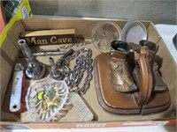 BOX OF BABY BRASS SHOE BOOKENDS, CHAINS, MISC