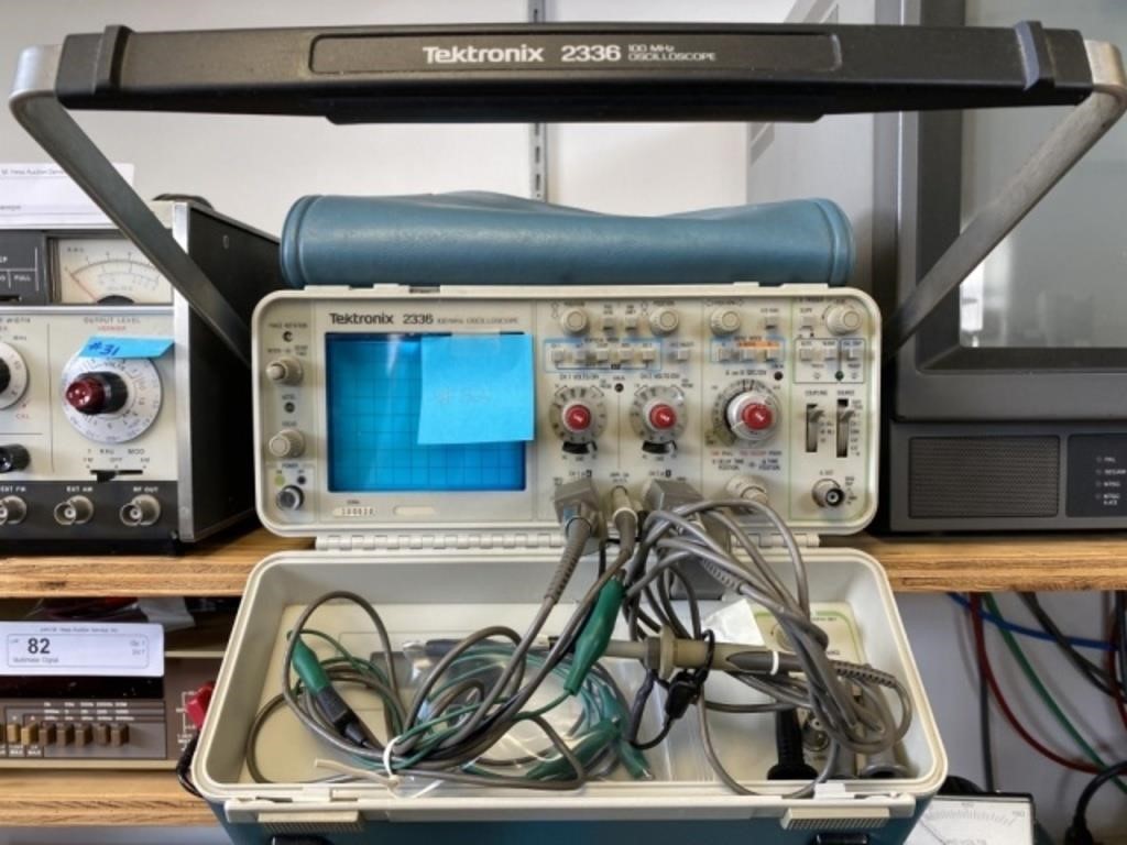 Tektronix Oscilloscope 100 MHz with Probes