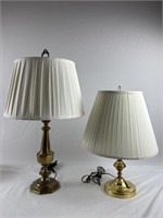 Lot of two brass colored lamps