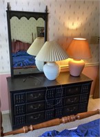 Dresser with mirror and 2 lamps