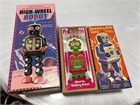 3 Tin Robots