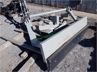 Tractor Mounted Push Up Feed Blade 6'