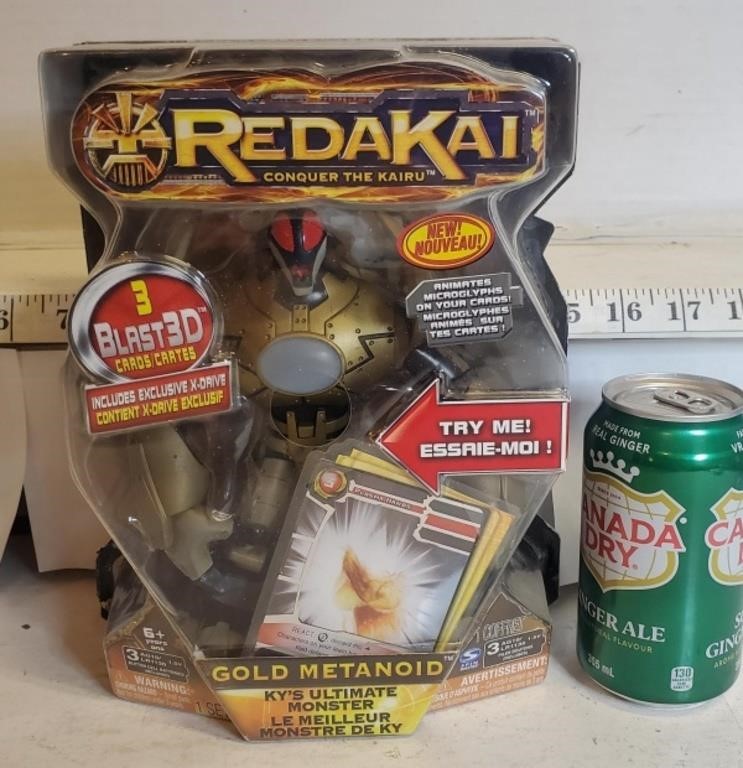 Gold Metanoid Redakai Figure