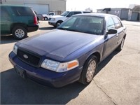 2005 Ford Crown Victoria Sedan