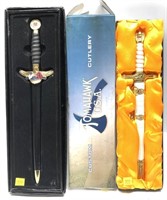 Lot: 2 decorative novelty knives with scabbards