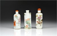 THREE CHINESE FAMILLE ROSE PORCELAIN SNUFF BOTTLES