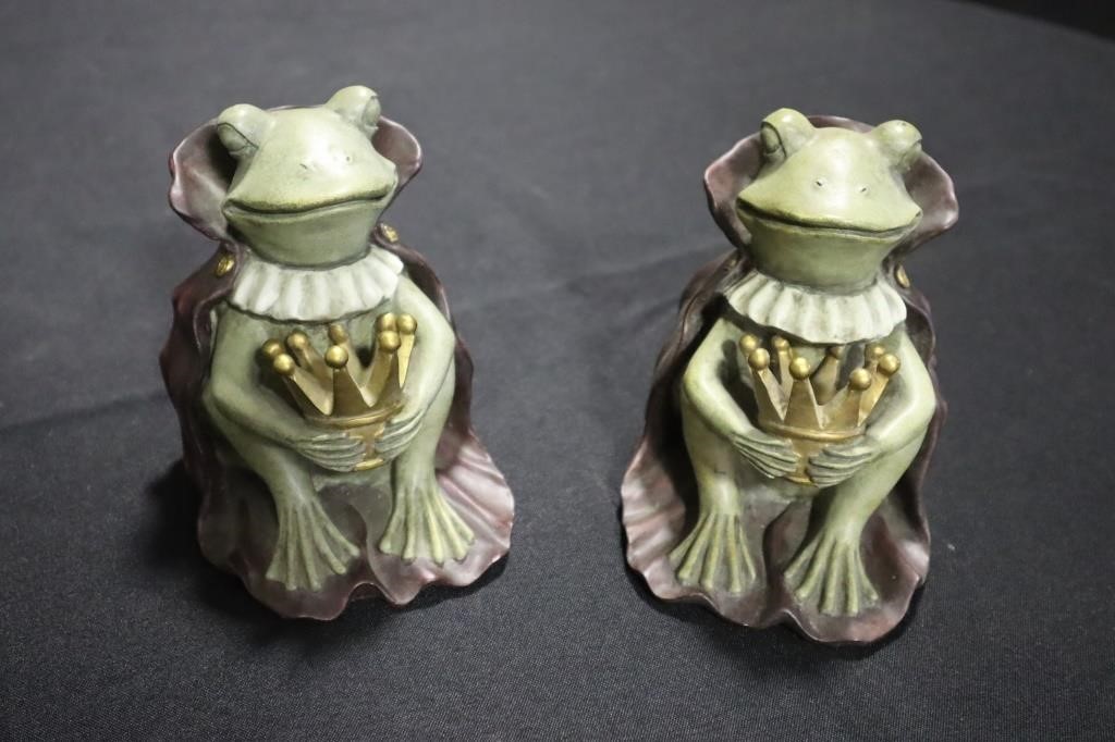 Pair of frog bookends