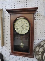 HOWARD MILLER 24" WALL CLOCK BATTERY OPERATED