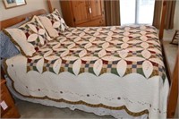 Lot #4153 - Country quilt King size coverlet set