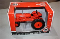 Allis Chalmers WD-45 1/16 scale tractor