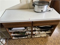 CABINET WITH TRAYS - 36X53X19"
