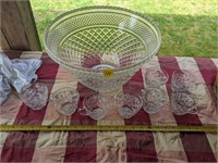 Large crystal punch bowl with 8 cups (Back Porch)