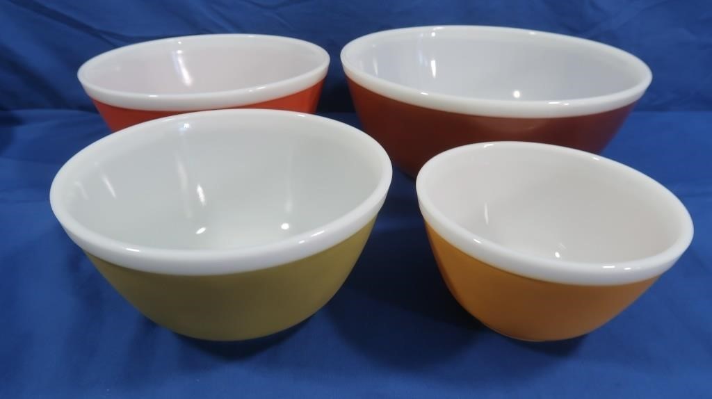 Vintage Pyrex Nesting Bowls, Americana Autumn