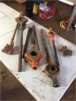 ANTIQUE MANUAL PIPE THREADERS