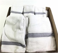 Assorted Bathroom Towels & Washcloths