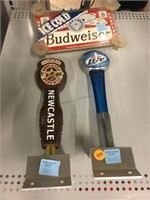 2 Beer beer pulls and Budweiser  light.