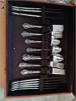 Stainless Japan flatware 35 pieces in wood box