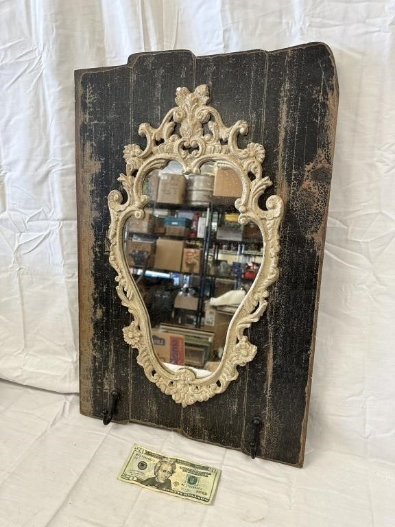 Nice Decorative Rustic Style Mirror