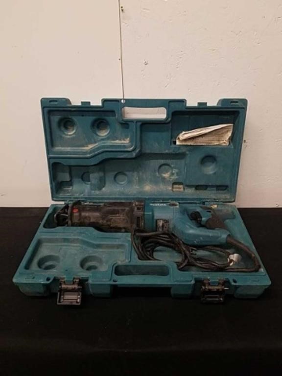Makita rotary saw number Jr 3050t cord does have