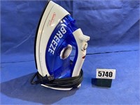 Sunbeam Breeze Steam Iron w/Clean Feature