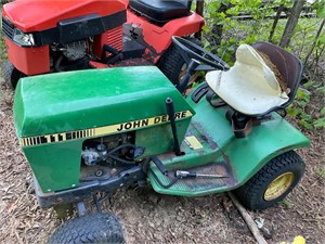 John Deere 111 tractor
