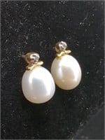 10Kt Gold Pearl Drop Post Earrings