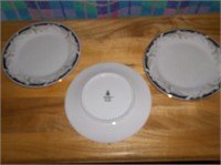 8 place setting Crow N Ming