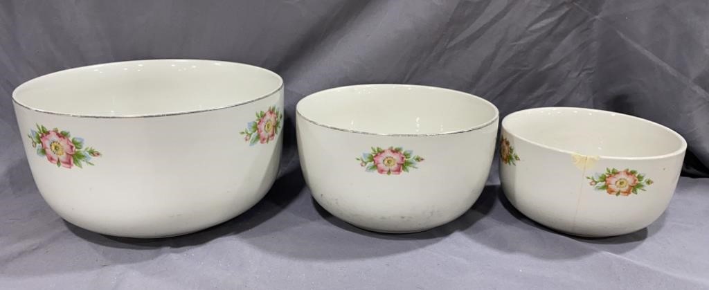 Hall’s Nesting Bowls