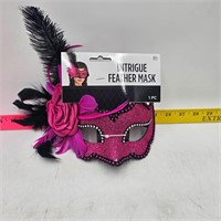 Mask Intrigue Feather Pink