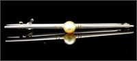 Art Deco pearl and 18ct white gold bar brooch