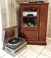 Vintage Turn Table, Receiver & 6 Disc CD Player