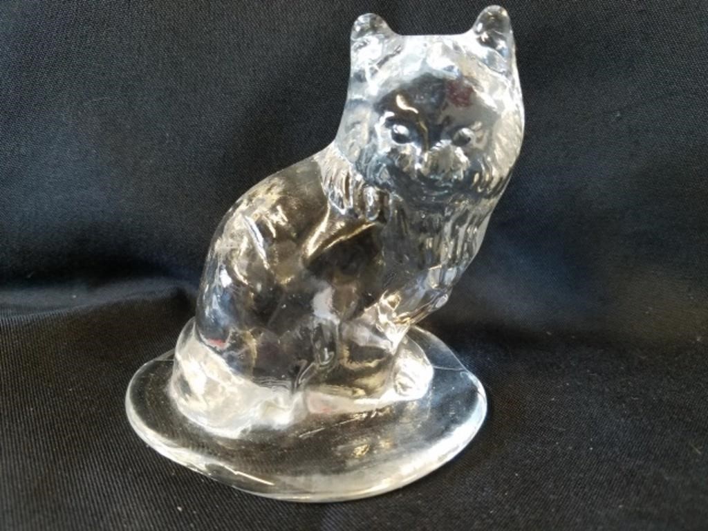 Glass Cat Figurine, 3.5" x 3.5"