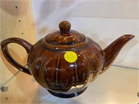 EARLY BROWN TEA POT