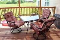 Outdoor Table and 3 Chairs 45" Square