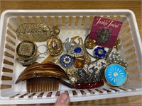 VINTAGE COSTUME JEWELRY & COMPACTS