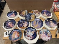 LOT OF 12 CINDERELLA COLLECTOR PLATES