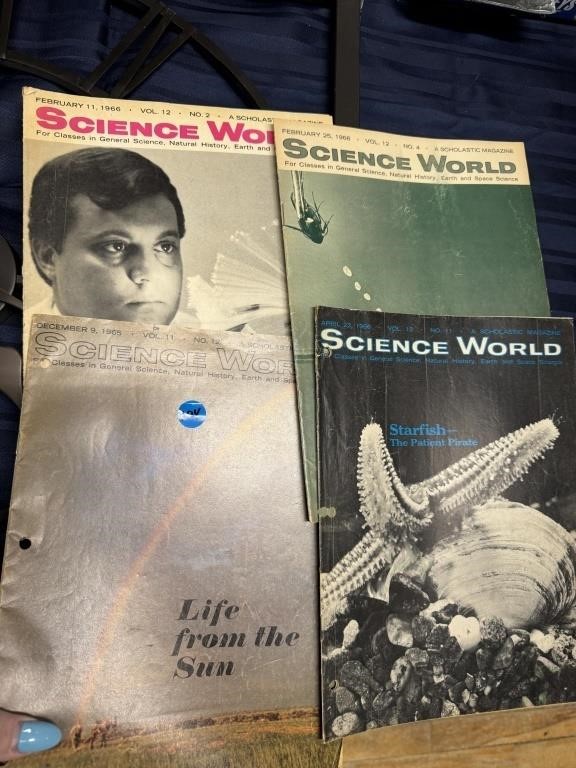 SCIENCE WORL MAGAZINES