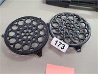 (2) TRIVET STANDS