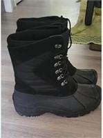 NEW $69 (11) Men's Snow Boots