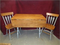 MAPLE DROP SIDED HARVEST TABLE WITH 2 CHAIRS