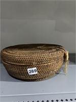WOVEN ROUND BASKET WITH LID 12" ROUND