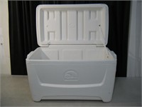IGLOO 48~Quart ice chest / Cooler