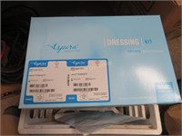 Lot: Dressing Kits