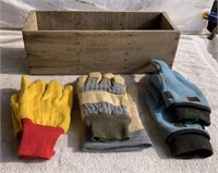 Western Cartridge Box, Gloves